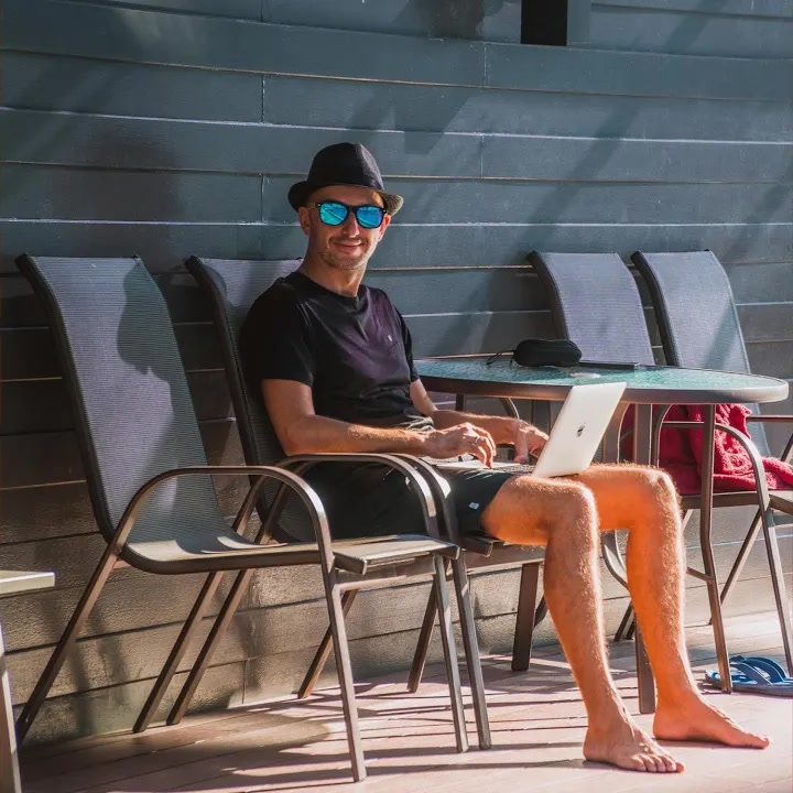 [Kevin MacLeod] The Cannery